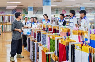 深化校企交流 共筑人才基石 | 浙大寧理師生走訪國(guó)貿(mào)開展暑期實(shí)踐